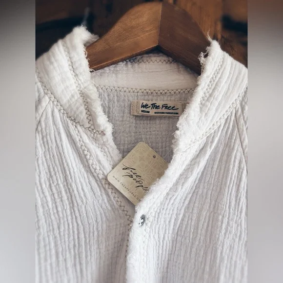 FREE PEOPLE SUMMER DAYDREAM BUTTON DOWN - Picture 7 of 11